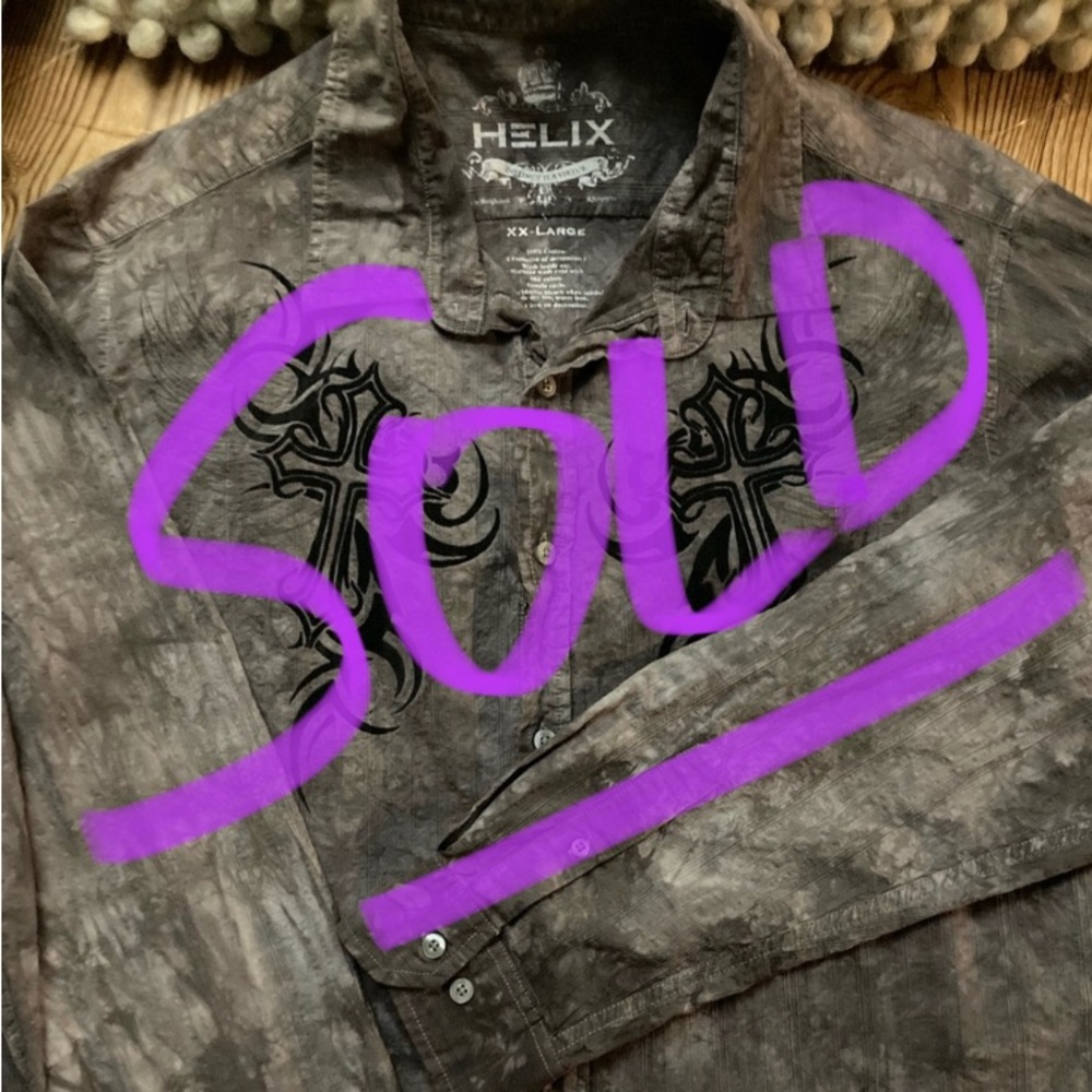 *SOLD* Men’s Helix Casual Button Down - Picture 1 of 7